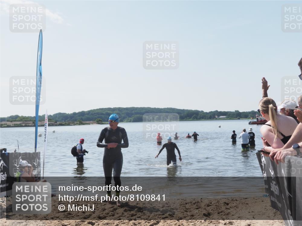 22.06.2025 - Viking Triathlon MichiJ http://msf.ph/oto/8109841 22.06.2025 10:59:12 Schwimmen 222, 234 meine-sportfotos.de