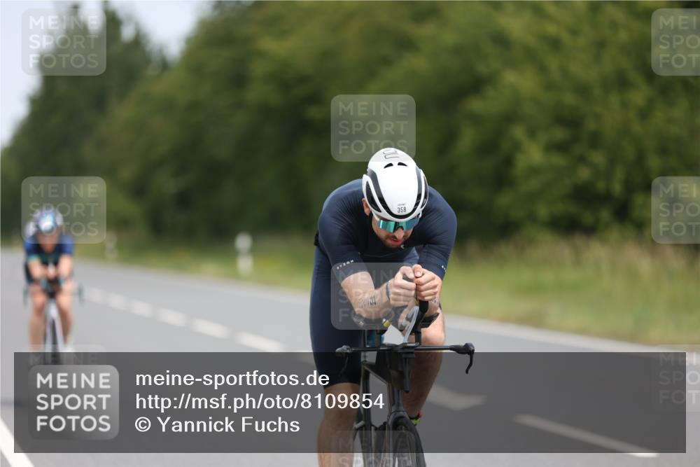 22.06.2025 - Viking Triathlon Yannick Fuchs http://msf.ph/oto/8109854 22.06.2025 12:14:49 Radfahren 182, 210, 254, 329, 353, 358, 376, 411 meine-sportfotos.de