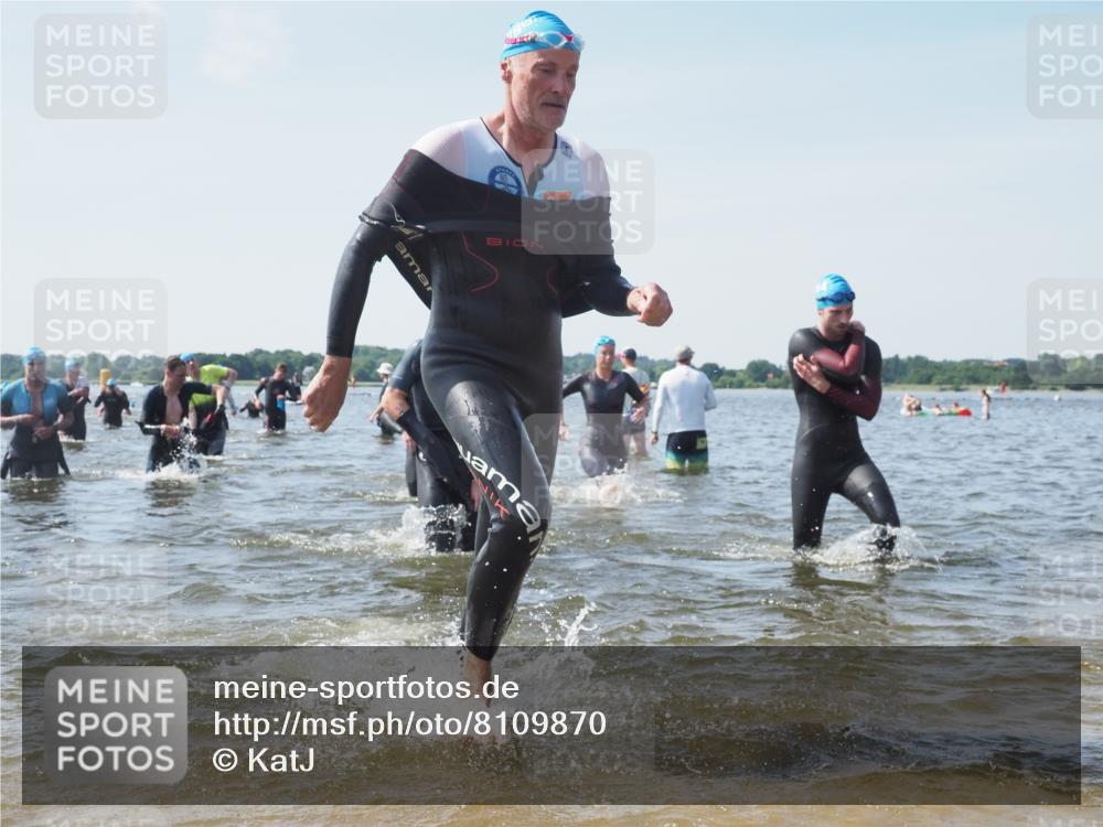 22.06.2025 - Viking Triathlon KatJ http://msf.ph/oto/8109870 22.06.2025 10:39:02 Schwimmen 26, 40, 57, 79, 148, 181, 185, 210, 295, 336, 351, 408, 416, 451, 654 meine-sportfotos.de