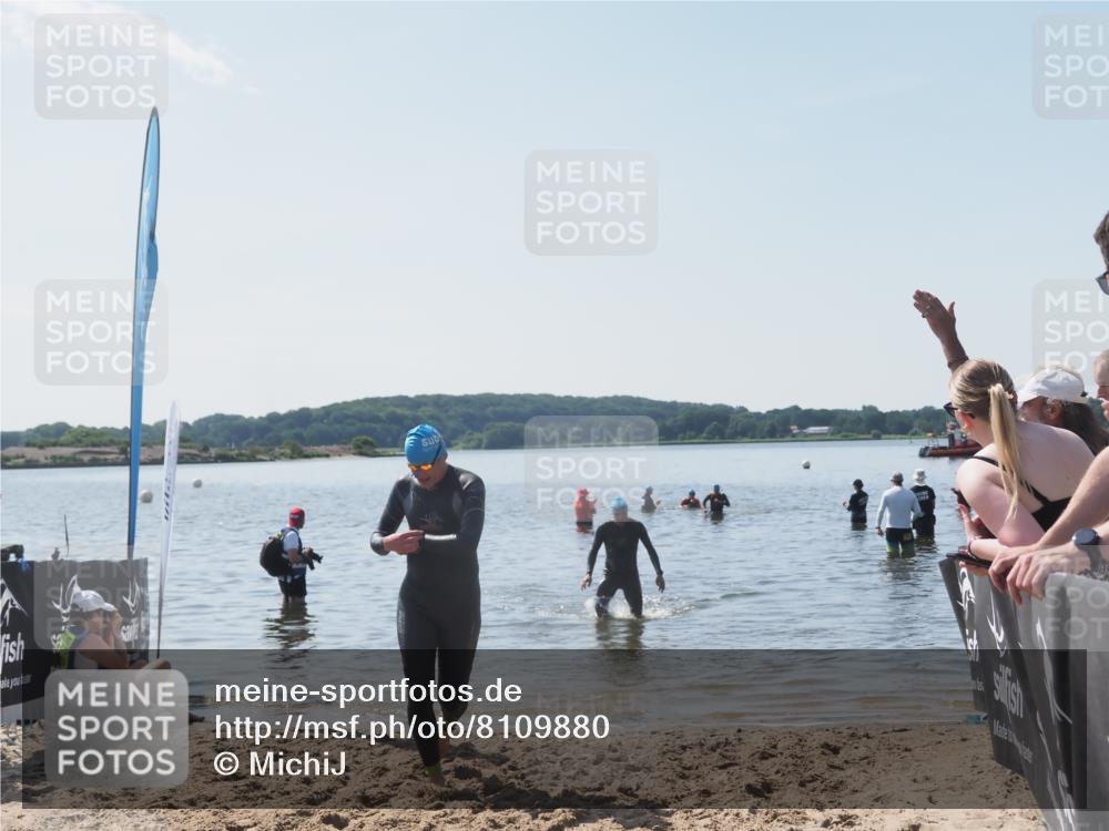 22.06.2025 - Viking Triathlon MichiJ http://msf.ph/oto/8109880 22.06.2025 10:59:13 Schwimmen 222, 234 meine-sportfotos.de