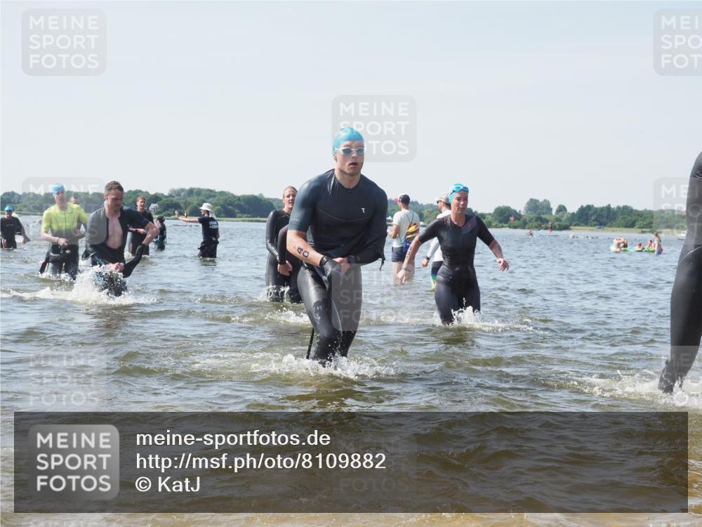 22.06.2025 - Viking Triathlon KatJ http://msf.ph/oto/8109882 22.06.2025 10:39:03 Schwimmen 26, 40, 57, 79, 148, 181, 185, 210, 295, 336, 351, 408, 416, 451, 654 meine-sportfotos.de