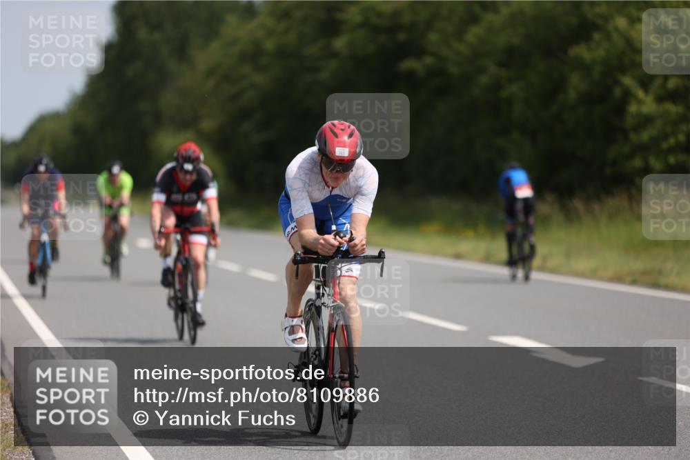 22.06.2025 - Viking Triathlon Yannick Fuchs http://msf.ph/oto/8109886 22.06.2025 11:34:04 Radfahren 65, 66, 184, 186, 199, 283, 327, 330, 369, 621 meine-sportfotos.de
