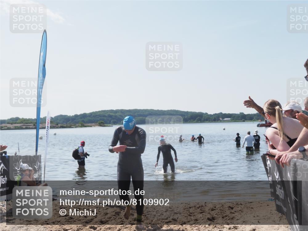 22.06.2025 - Viking Triathlon MichiJ http://msf.ph/oto/8109902 22.06.2025 10:59:13 Schwimmen 222, 234 meine-sportfotos.de