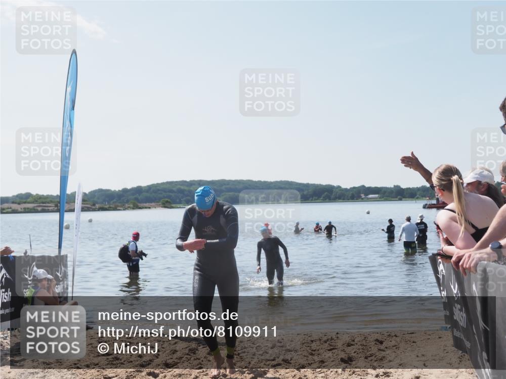 22.06.2025 - Viking Triathlon MichiJ http://msf.ph/oto/8109911 22.06.2025 10:59:13 Schwimmen 222, 234 meine-sportfotos.de