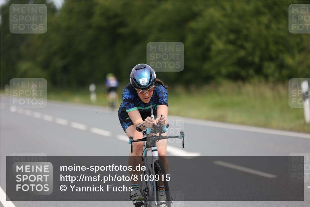 22.06.2025 - Viking Triathlon Yannick Fuchs http://msf.ph/oto/8109915 22.06.2025 12:14:50 Radfahren 210, 254, 329, 353, 358, 376, 411 meine-sportfotos.de