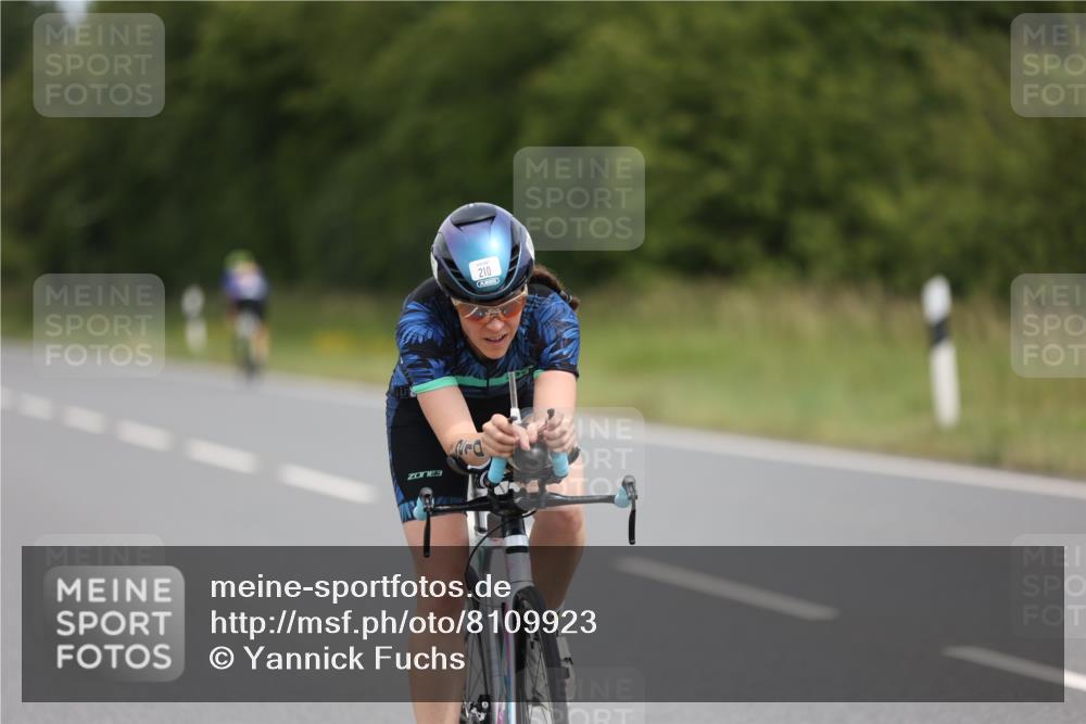 22.06.2025 - Viking Triathlon Yannick Fuchs http://msf.ph/oto/8109923 22.06.2025 12:14:50 Radfahren 210, 254, 329, 353, 358, 376, 411 meine-sportfotos.de