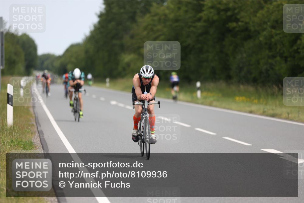 22.06.2025 - Viking Triathlon Yannick Fuchs http://msf.ph/oto/8109936 22.06.2025 12:14:52 Radfahren 72, 210, 329, 353, 358, 376, 411, 553 meine-sportfotos.de