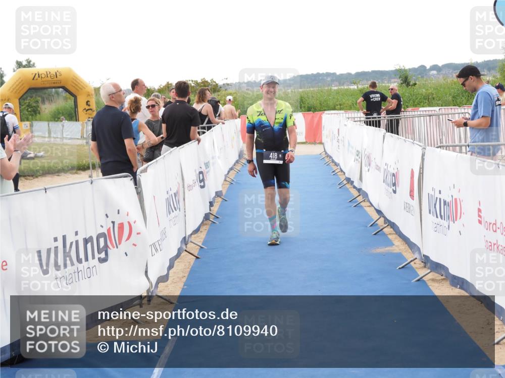 22.06.2025 - Viking Triathlon MichiJ http://msf.ph/oto/8109940 22.06.2025 16:22:04 Ziel 418 meine-sportfotos.de