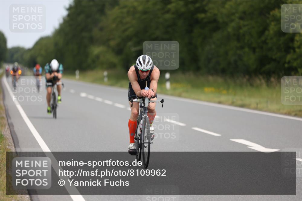 22.06.2025 - Viking Triathlon Yannick Fuchs http://msf.ph/oto/8109962 22.06.2025 12:14:53 Radfahren 72, 210, 329, 353, 358, 376, 411, 553 meine-sportfotos.de