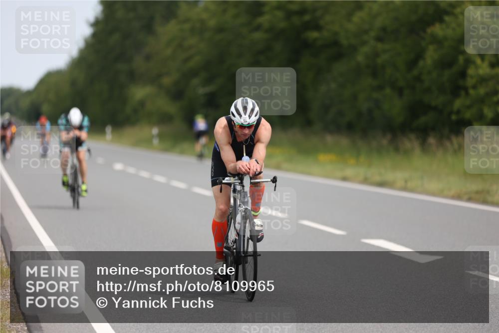 22.06.2025 - Viking Triathlon Yannick Fuchs http://msf.ph/oto/8109965 22.06.2025 12:14:53 Radfahren 72, 210, 329, 353, 358, 376, 411, 553 meine-sportfotos.de