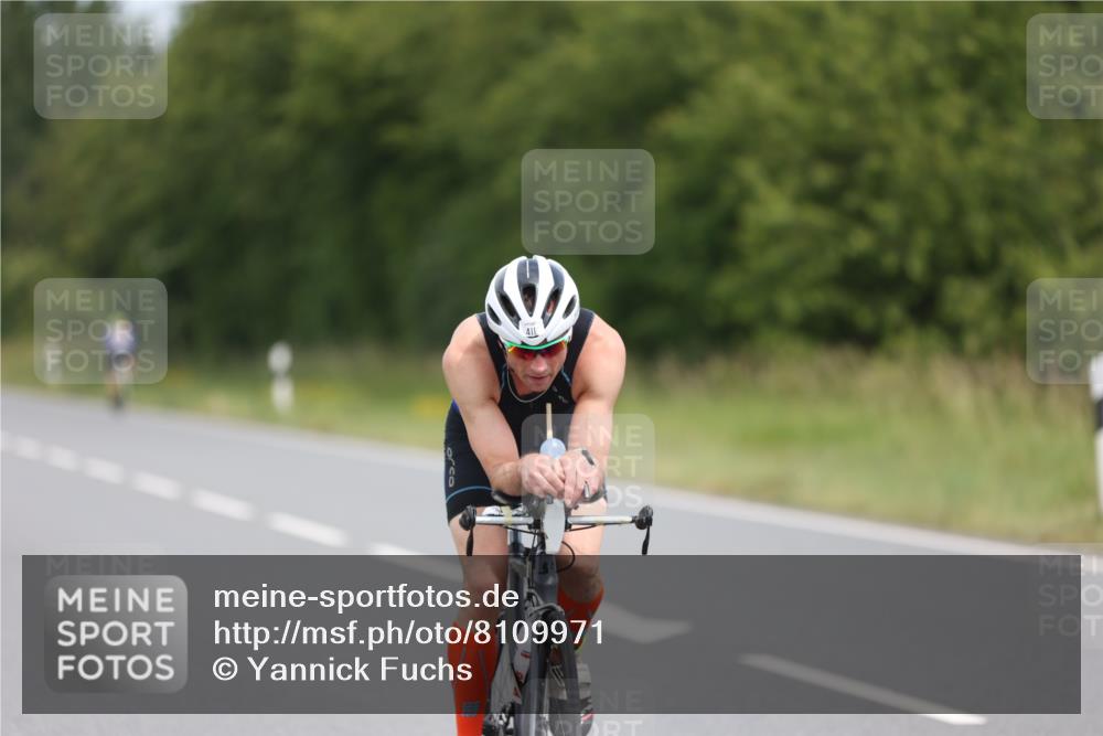 22.06.2025 - Viking Triathlon Yannick Fuchs http://msf.ph/oto/8109971 22.06.2025 12:14:54 Radfahren 72, 210, 329, 353, 376, 411, 433, 553 meine-sportfotos.de