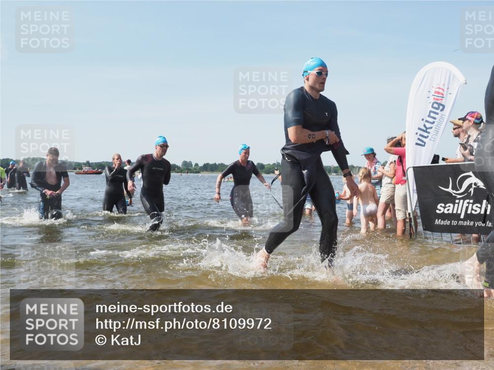 22.06.2025 - Viking Triathlon KatJ http://msf.ph/oto/8109972 22.06.2025 10:39:05 Schwimmen 26, 40, 57, 79, 148, 181, 185, 210, 276, 295, 351, 408, 416, 451, 654 meine-sportfotos.de