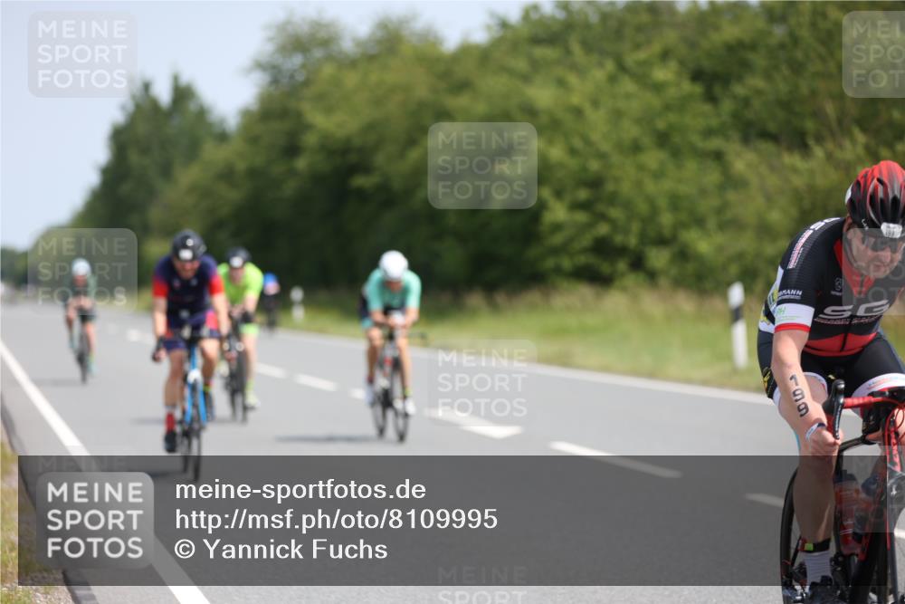 22.06.2025 - Viking Triathlon Yannick Fuchs http://msf.ph/oto/8109995 22.06.2025 11:34:07 Radfahren 65, 66, 184, 186, 199, 327, 330, 369, 510, 611, 621 meine-sportfotos.de