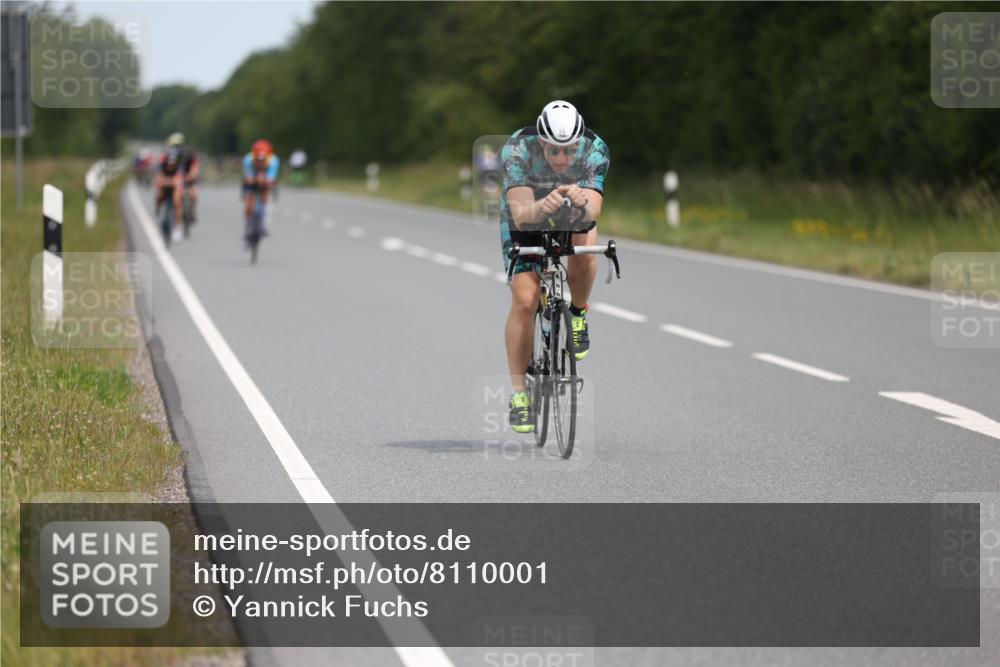 22.06.2025 - Viking Triathlon Yannick Fuchs http://msf.ph/oto/8110001 22.06.2025 12:14:55 Radfahren 72, 329, 353, 376, 411, 433, 553 meine-sportfotos.de