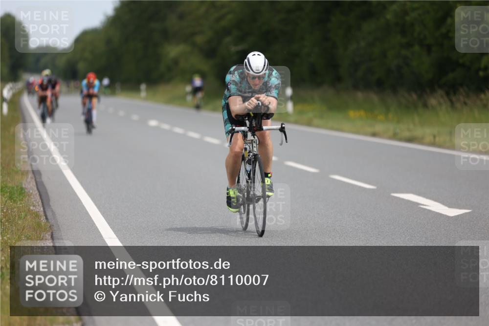 22.06.2025 - Viking Triathlon Yannick Fuchs http://msf.ph/oto/8110007 22.06.2025 12:14:55 Radfahren 72, 329, 353, 376, 411, 433, 553 meine-sportfotos.de