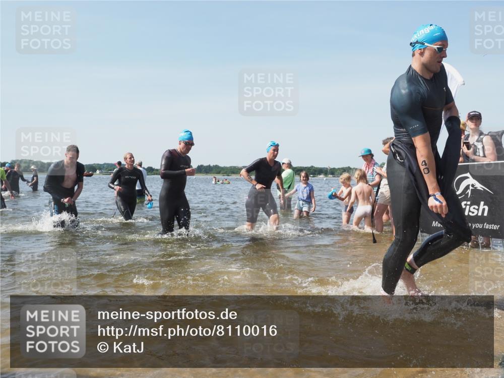 22.06.2025 - Viking Triathlon KatJ http://msf.ph/oto/8110016 22.06.2025 10:39:06 Schwimmen 40, 57, 79, 148, 181, 182, 185, 210, 276, 295, 351, 386, 408, 416, 451, 536, 654 meine-sportfotos.de