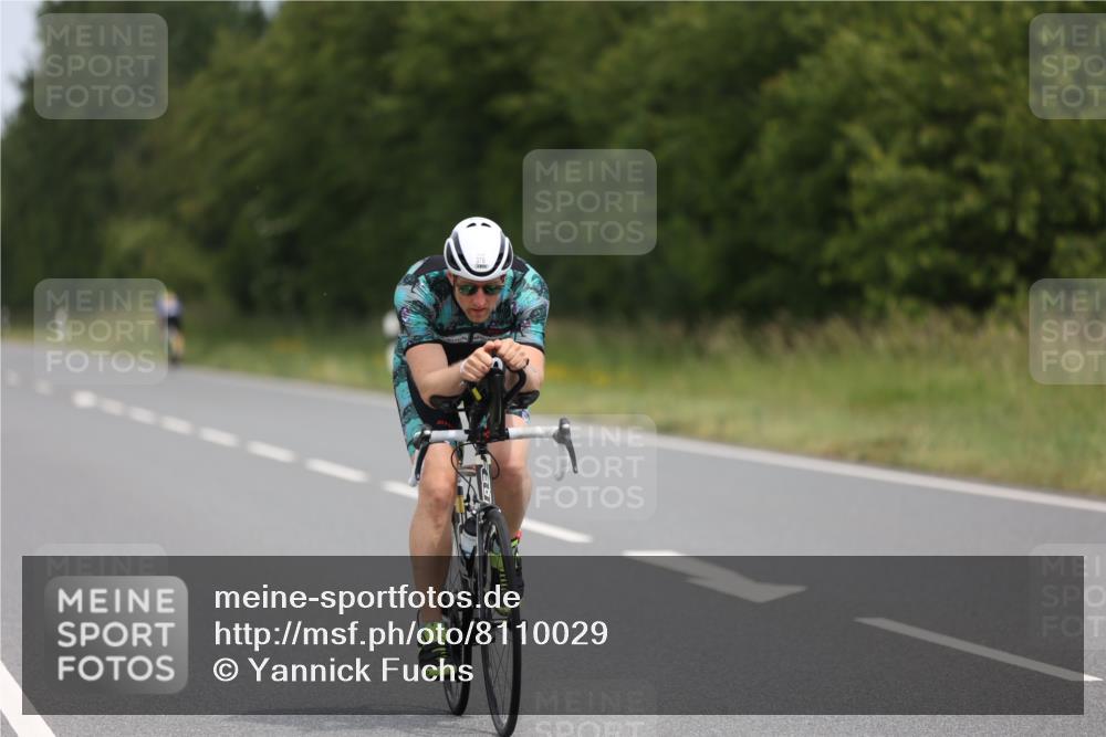 22.06.2025 - Viking Triathlon Yannick Fuchs http://msf.ph/oto/8110029 22.06.2025 12:14:56 Radfahren 72, 329, 353, 376, 411, 433, 553 meine-sportfotos.de