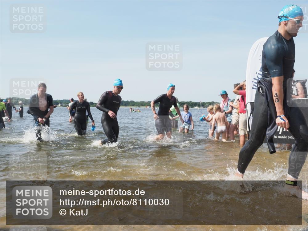 22.06.2025 - Viking Triathlon KatJ http://msf.ph/oto/8110030 22.06.2025 10:39:06 Schwimmen 40, 57, 79, 148, 181, 182, 185, 210, 276, 295, 351, 386, 408, 416, 451, 536, 654 meine-sportfotos.de