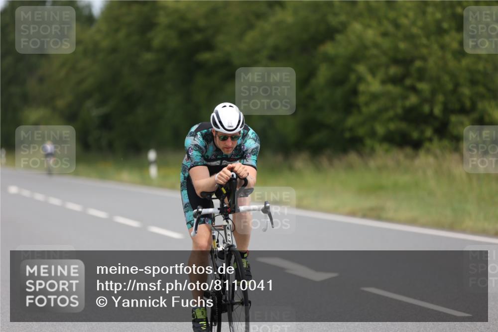 22.06.2025 - Viking Triathlon Yannick Fuchs http://msf.ph/oto/8110041 22.06.2025 12:14:56 Radfahren 72, 329, 353, 376, 411, 433, 553 meine-sportfotos.de