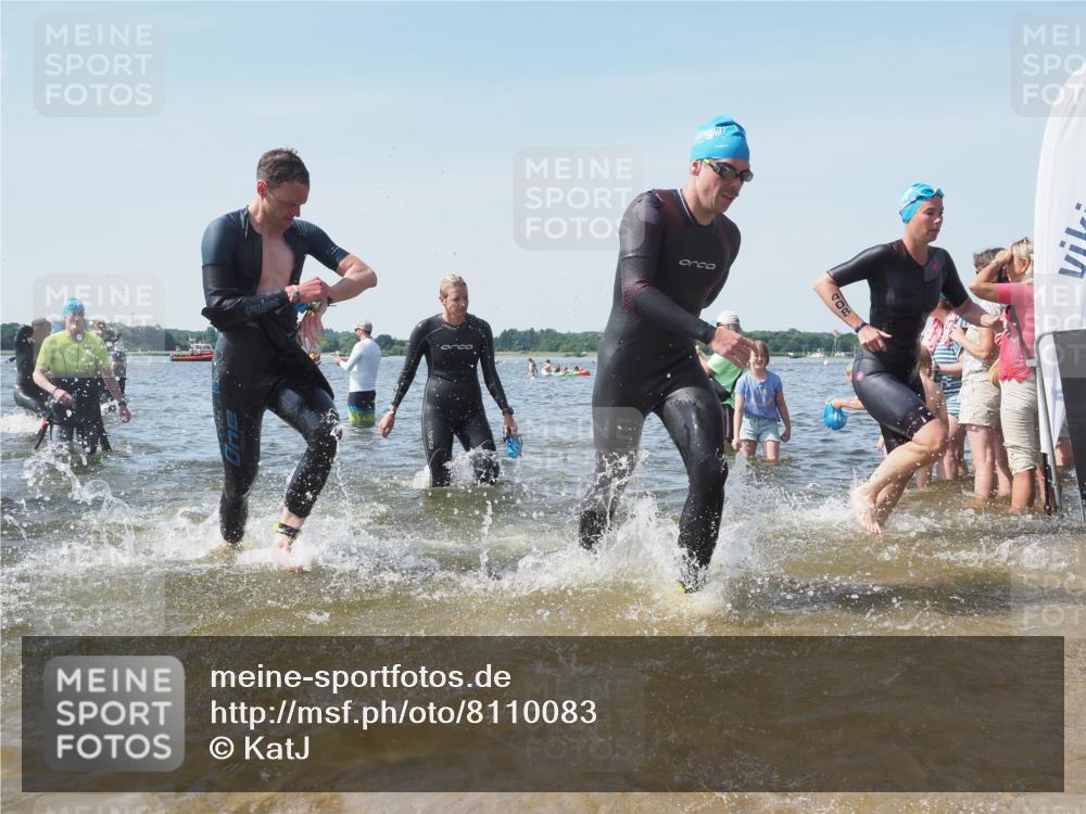 22.06.2025 - Viking Triathlon KatJ http://msf.ph/oto/8110083 22.06.2025 10:39:07 Schwimmen 40, 57, 79, 148, 181, 182, 185, 276, 295, 351, 386, 408, 416, 451, 536, 654 meine-sportfotos.de
