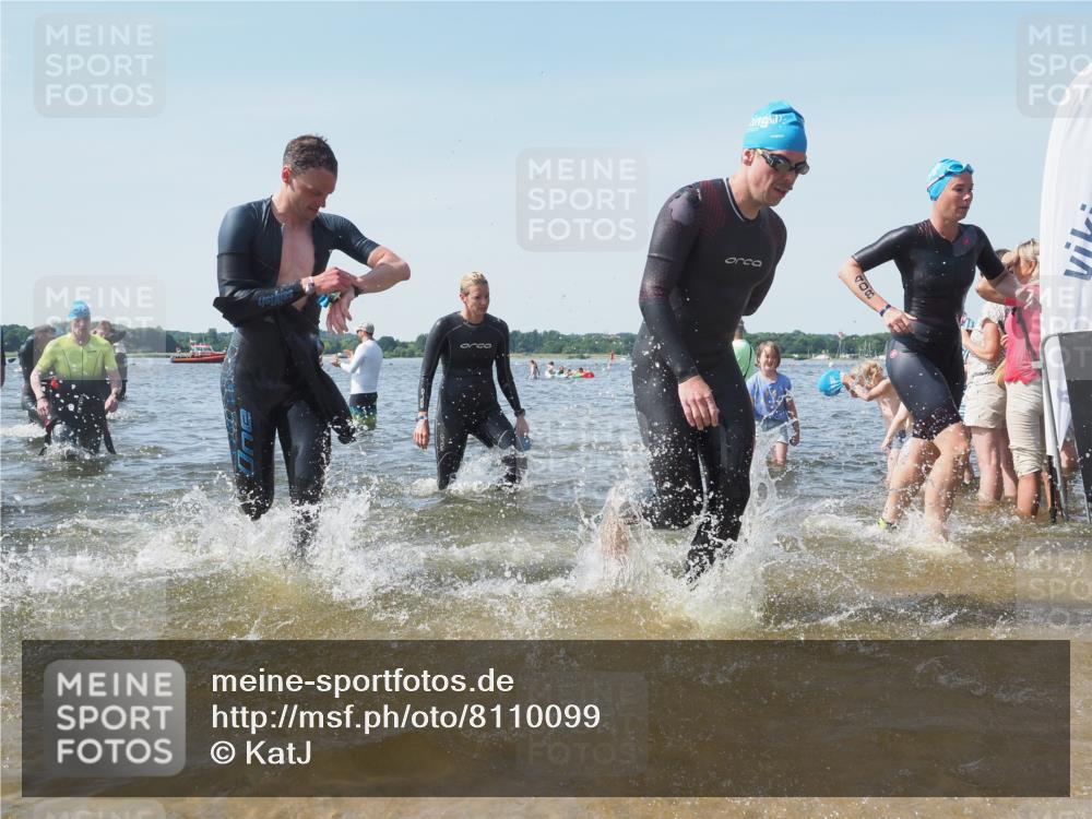22.06.2025 - Viking Triathlon KatJ http://msf.ph/oto/8110099 22.06.2025 10:39:07 Schwimmen 40, 57, 79, 148, 181, 182, 185, 276, 295, 351, 386, 408, 416, 451, 536, 654 meine-sportfotos.de