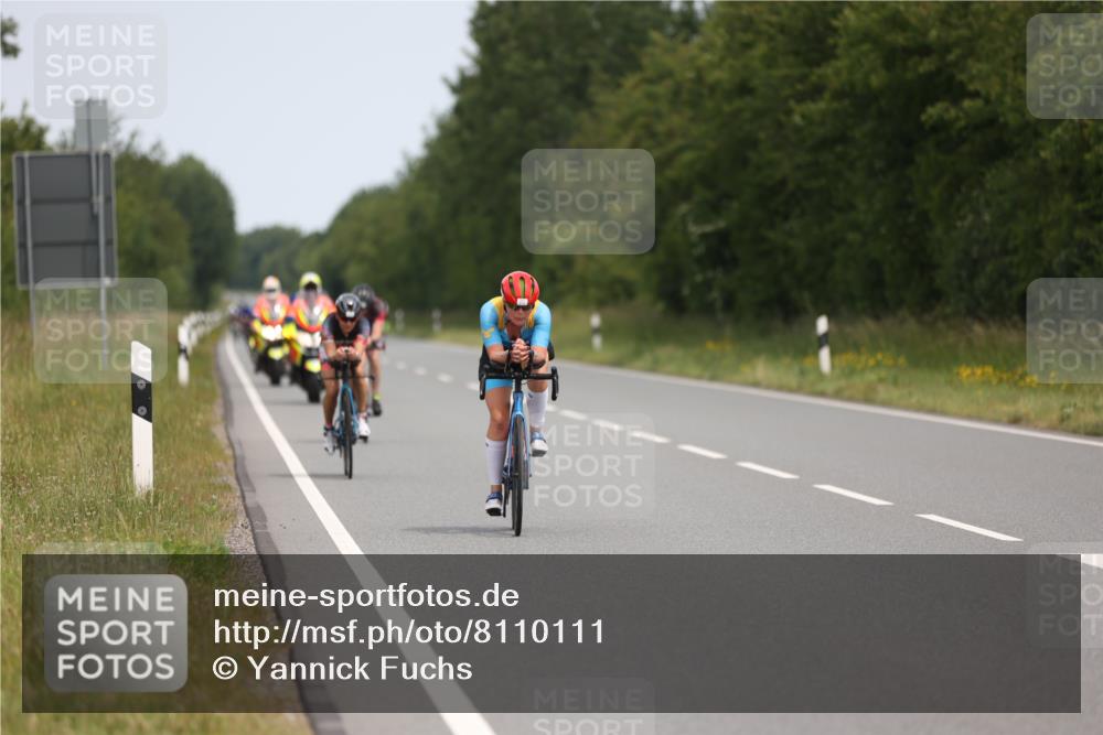 22.06.2025 - Viking Triathlon Yannick Fuchs http://msf.ph/oto/8110111 22.06.2025 12:14:58 Radfahren 72, 329, 353, 376, 411, 433, 553 meine-sportfotos.de