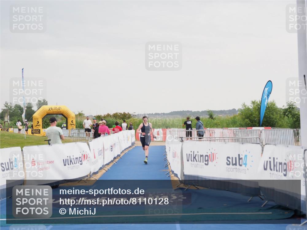 22.06.2025 - Viking Triathlon MichiJ http://msf.ph/oto/8110128 22.06.2025 16:39:17 Ziel 140 meine-sportfotos.de