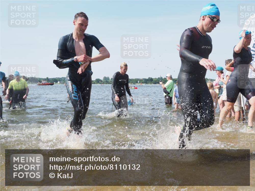 22.06.2025 - Viking Triathlon KatJ http://msf.ph/oto/8110132 22.06.2025 10:39:08 Schwimmen 40, 57, 79, 148, 181, 182, 185, 276, 295, 351, 386, 408, 416, 451, 536, 654 meine-sportfotos.de