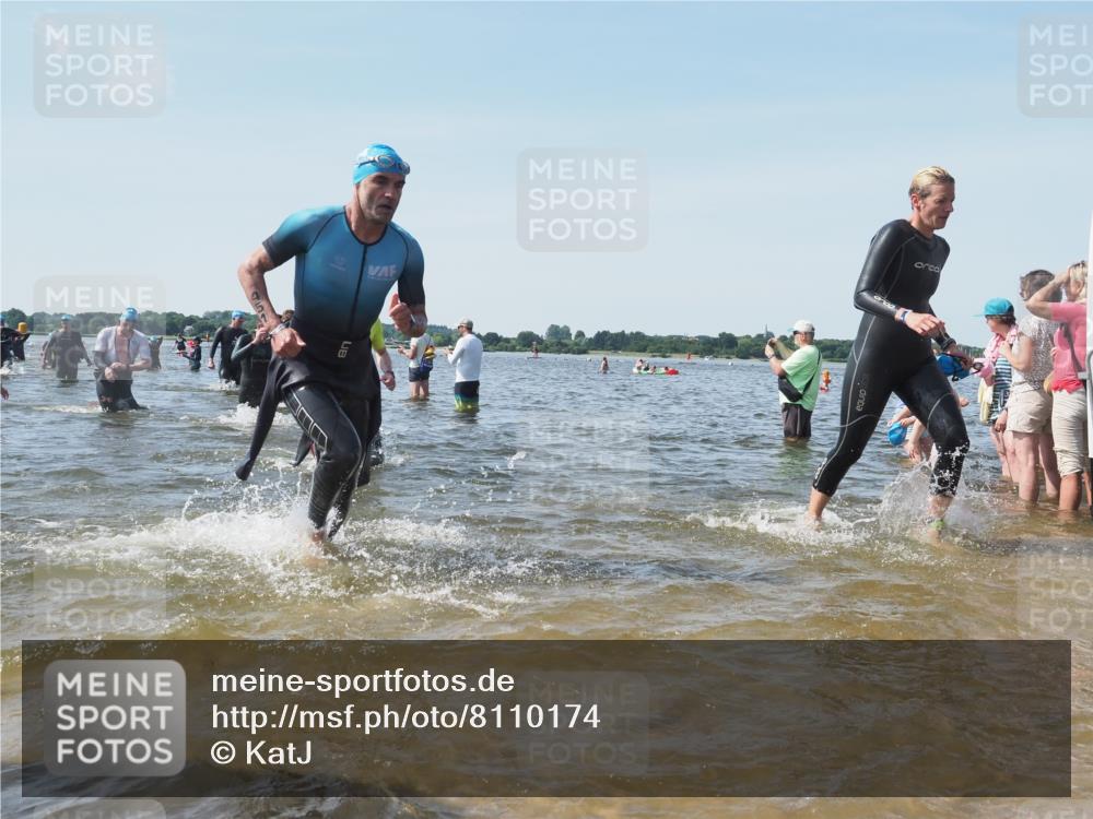 22.06.2025 - Viking Triathlon KatJ http://msf.ph/oto/8110174 22.06.2025 10:39:10 Schwimmen 79, 148, 181, 182, 185, 238, 276, 295, 351, 386, 408, 416, 451, 536, 654 meine-sportfotos.de
