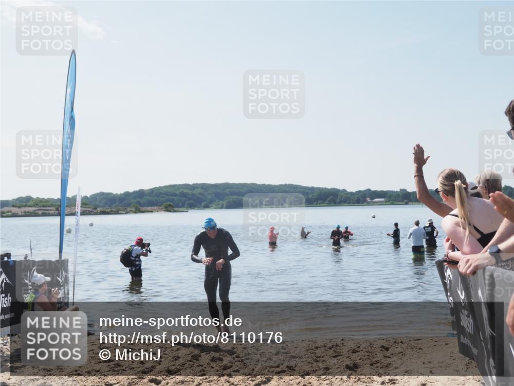 22.06.2025 - Viking Triathlon MichiJ http://msf.ph/oto/8110176 22.06.2025 10:59:19 Schwimmen 222, 459, 476 meine-sportfotos.de