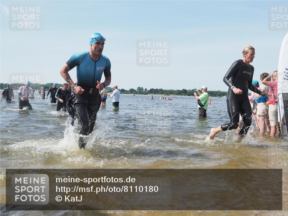 22.06.2025 - Viking Triathlon KatJ http://msf.ph/oto/8110180 22.06.2025 10:39:10 Schwimmen 79, 148, 181, 182, 185, 238, 276, 295, 351, 386, 408, 416, 451, 536, 654 meine-sportfotos.de