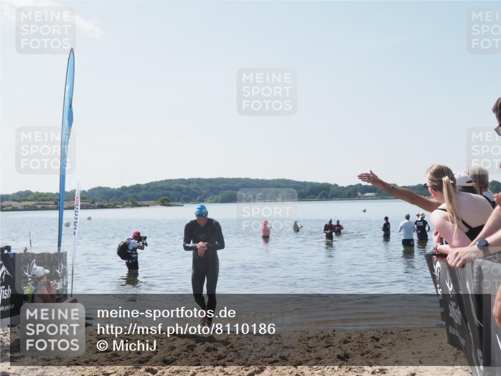 22.06.2025 - Viking Triathlon MichiJ http://msf.ph/oto/8110186 22.06.2025 10:59:19 Schwimmen 222, 459, 476 meine-sportfotos.de