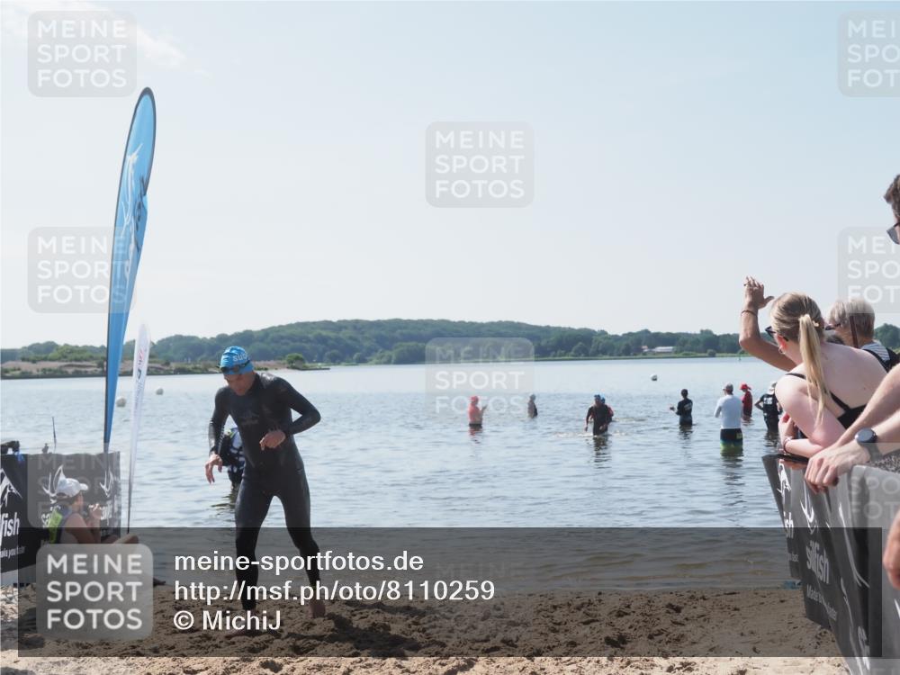 22.06.2025 - Viking Triathlon MichiJ http://msf.ph/oto/8110259 22.06.2025 10:59:20 Schwimmen 222, 459, 476 meine-sportfotos.de