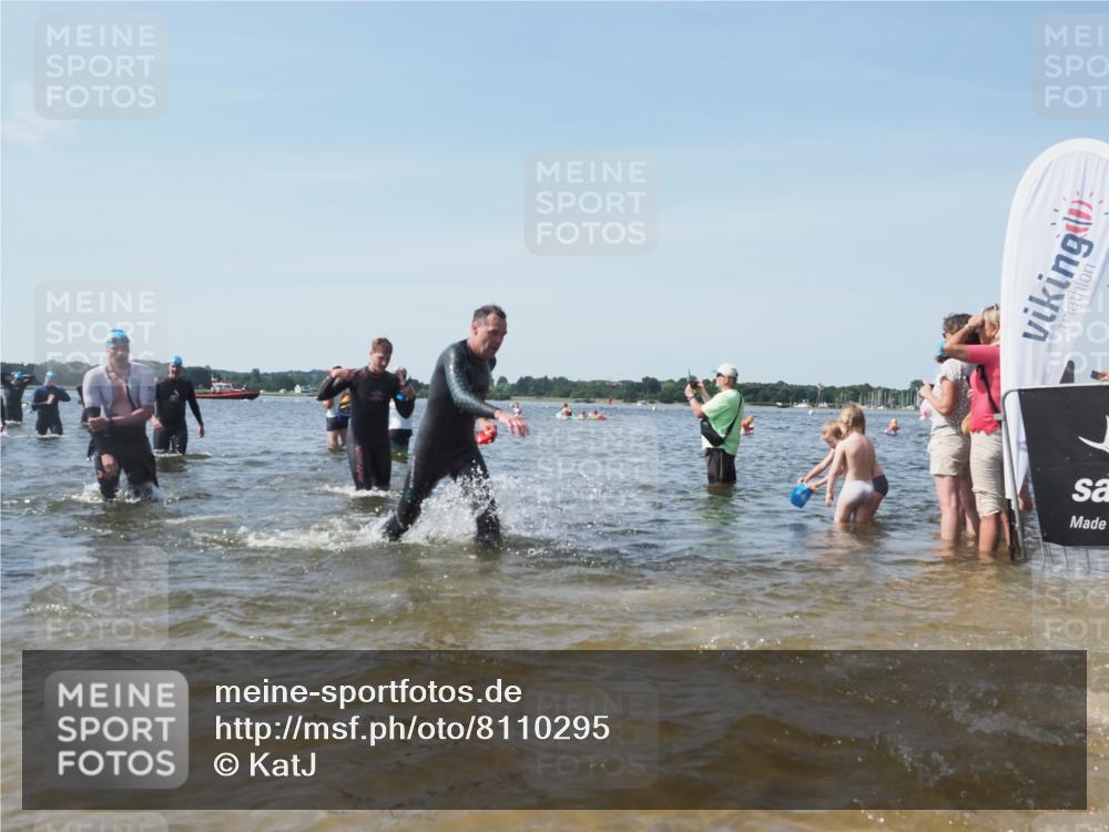 22.06.2025 - Viking Triathlon KatJ http://msf.ph/oto/8110295 22.06.2025 10:39:13 Schwimmen 79, 83, 148, 181, 182, 195, 238, 276, 295, 351, 386, 451, 536, 654 meine-sportfotos.de