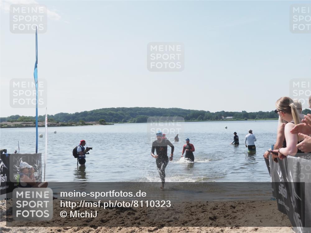 22.06.2025 - Viking Triathlon MichiJ http://msf.ph/oto/8110323 22.06.2025 10:59:32 Schwimmen 459, 476 meine-sportfotos.de
