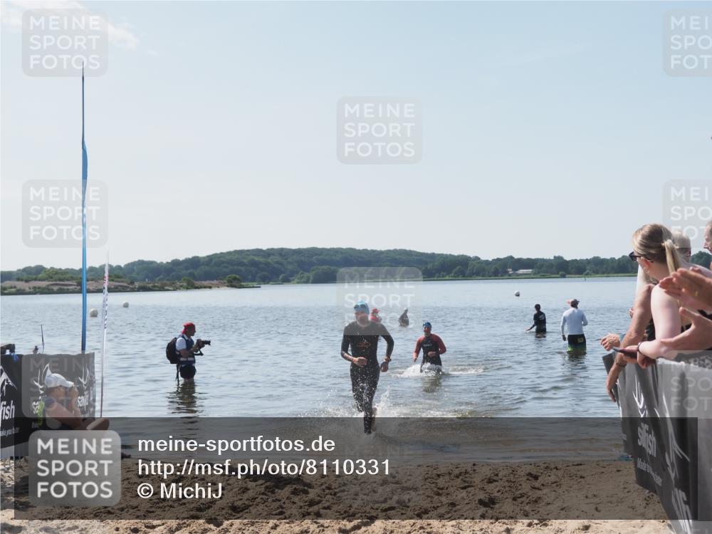 22.06.2025 - Viking Triathlon MichiJ http://msf.ph/oto/8110331 22.06.2025 10:59:32 Schwimmen 459, 476 meine-sportfotos.de