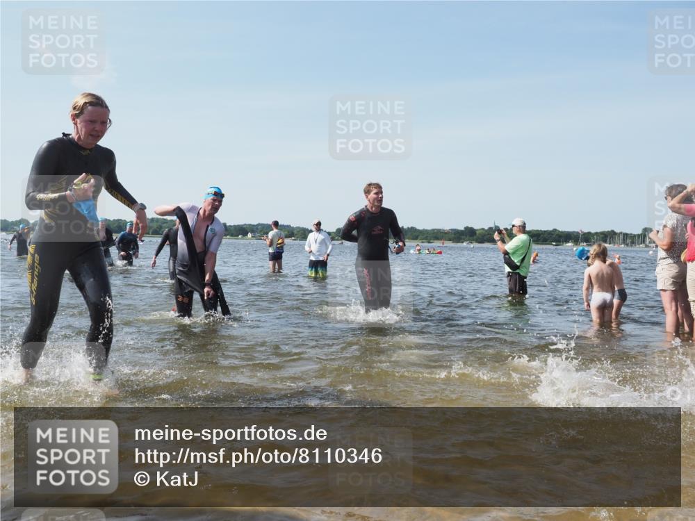 22.06.2025 - Viking Triathlon KatJ http://msf.ph/oto/8110346 22.06.2025 10:39:15 Schwimmen 79, 83, 148, 182, 195, 238, 276, 295, 351, 386, 474, 536, 654 meine-sportfotos.de