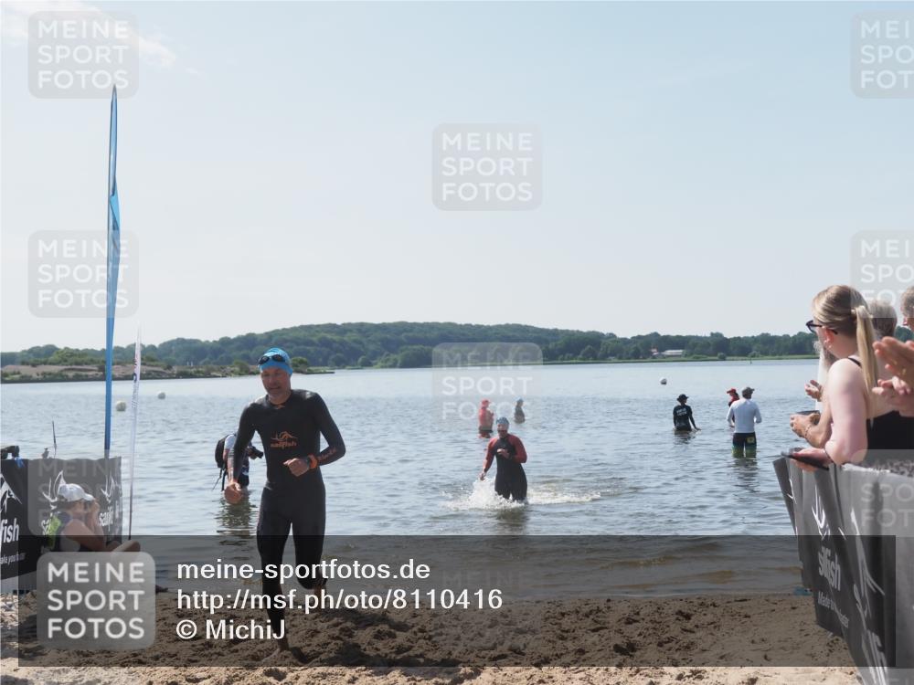22.06.2025 - Viking Triathlon MichiJ http://msf.ph/oto/8110416 22.06.2025 10:59:34 Schwimmen 459, 476 meine-sportfotos.de