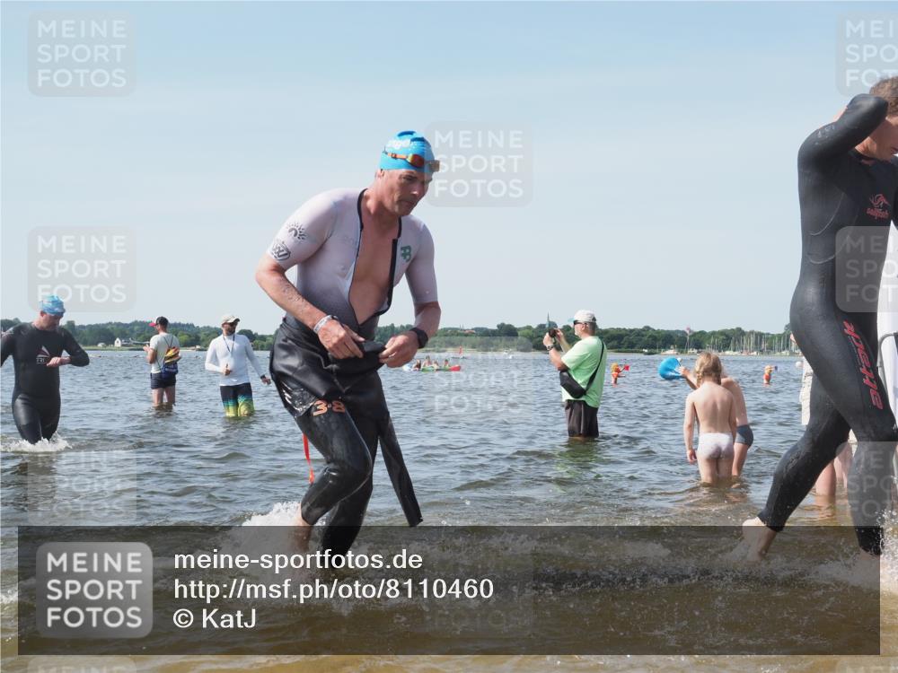 22.06.2025 - Viking Triathlon KatJ http://msf.ph/oto/8110460 22.06.2025 10:39:17 Schwimmen 79, 83, 182, 195, 238, 276, 295, 298, 324, 351, 386, 474, 536, 654 meine-sportfotos.de