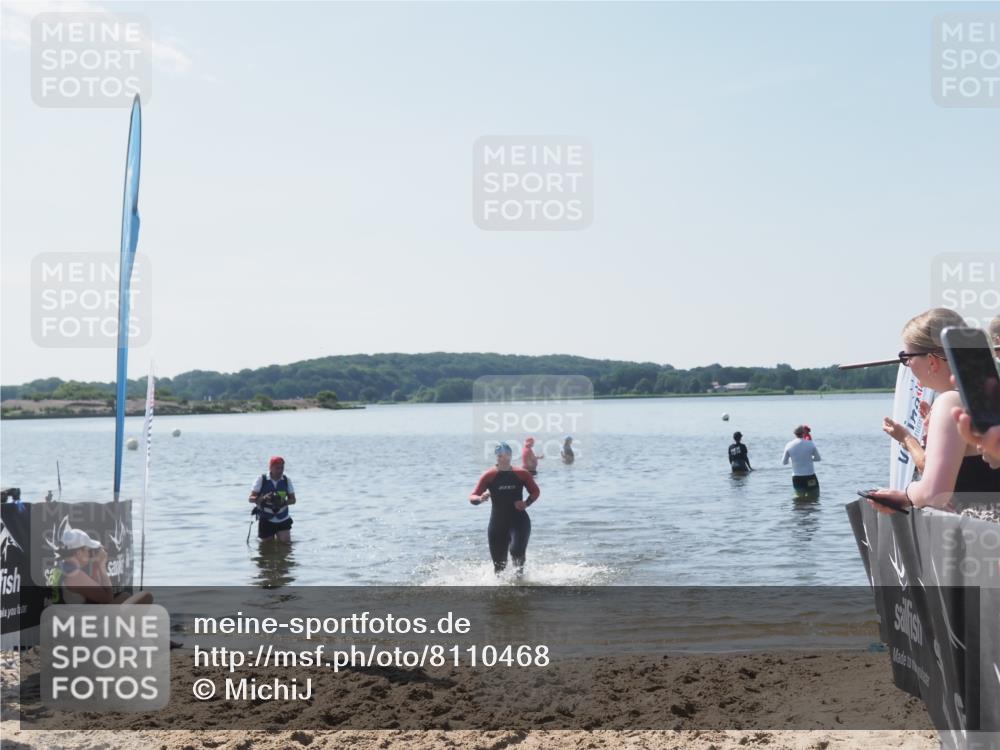 22.06.2025 - Viking Triathlon MichiJ http://msf.ph/oto/8110468 22.06.2025 10:59:36 Schwimmen 476 meine-sportfotos.de