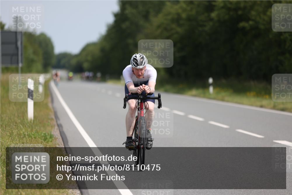 22.06.2025 - Viking Triathlon Yannick Fuchs http://msf.ph/oto/8110475 22.06.2025 11:34:45 Radfahren 230, 421, 613, 616 meine-sportfotos.de