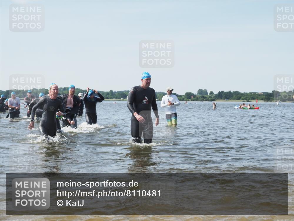 22.06.2025 - Viking Triathlon KatJ http://msf.ph/oto/8110481 22.06.2025 10:39:19 Schwimmen 83, 117, 182, 195, 238, 276, 295, 298, 324, 351, 386, 474, 536 meine-sportfotos.de