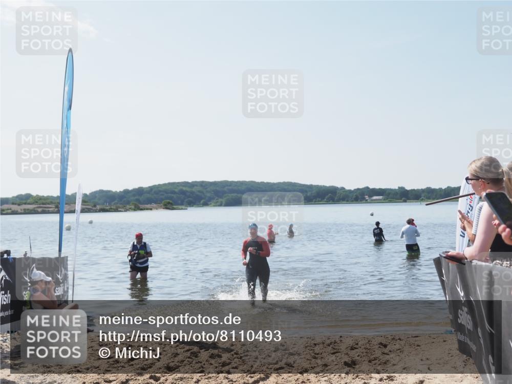 22.06.2025 - Viking Triathlon MichiJ http://msf.ph/oto/8110493 22.06.2025 10:59:36 Schwimmen 476 meine-sportfotos.de