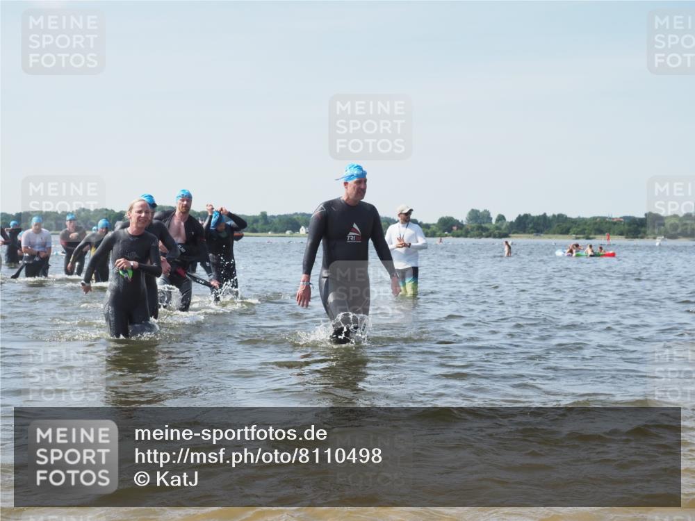 22.06.2025 - Viking Triathlon KatJ http://msf.ph/oto/8110498 22.06.2025 10:39:20 Schwimmen 83, 117, 150, 182, 195, 238, 276, 295, 298, 324, 351, 386, 474, 536 meine-sportfotos.de