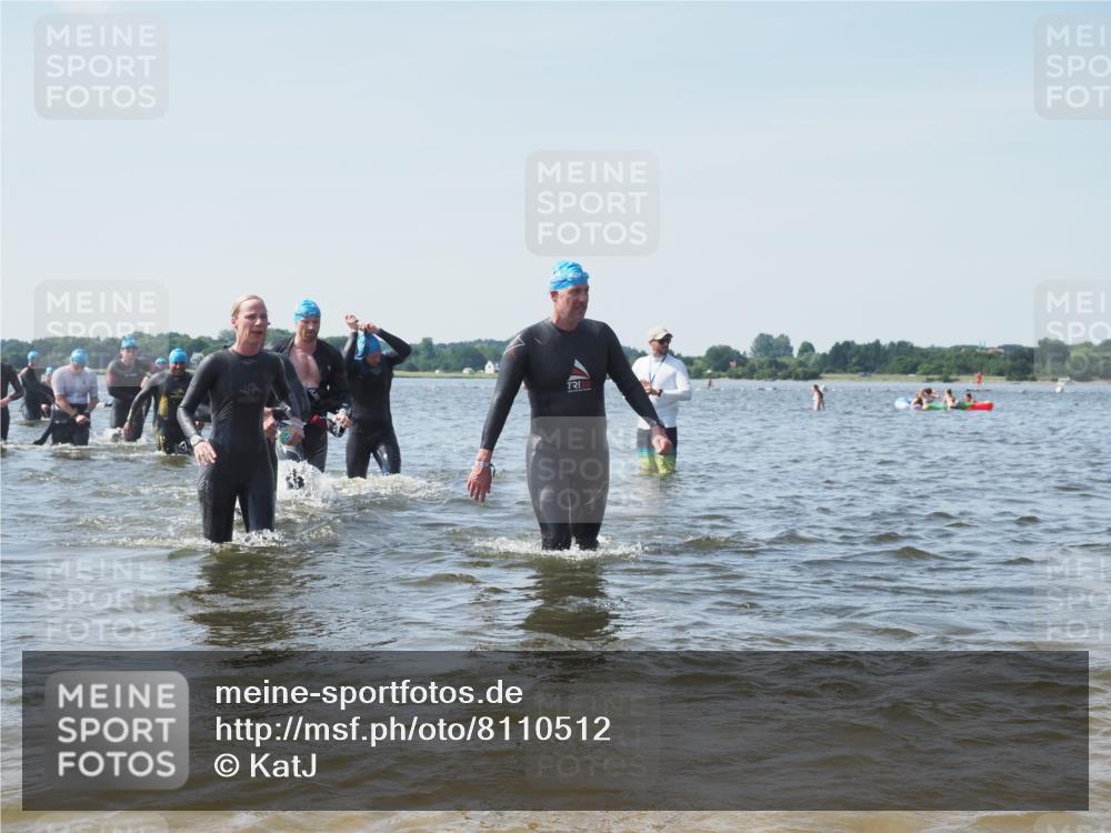 22.06.2025 - Viking Triathlon KatJ http://msf.ph/oto/8110512 22.06.2025 10:39:20 Schwimmen 83, 117, 150, 182, 195, 238, 276, 295, 298, 324, 351, 386, 474, 536 meine-sportfotos.de