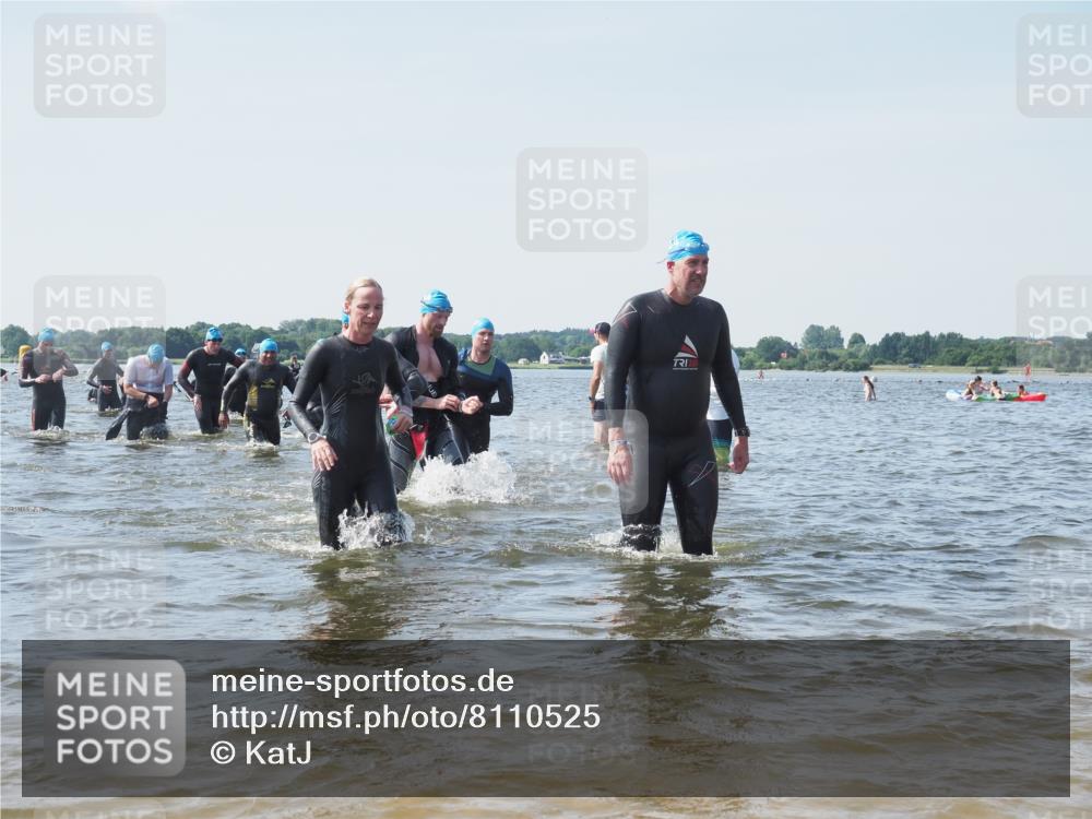22.06.2025 - Viking Triathlon KatJ http://msf.ph/oto/8110525 22.06.2025 10:39:21 Schwimmen 83, 117, 150, 182, 195, 238, 276, 295, 298, 324, 386, 474, 536 meine-sportfotos.de