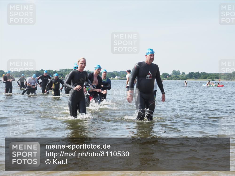 22.06.2025 - Viking Triathlon KatJ http://msf.ph/oto/8110530 22.06.2025 10:39:21 Schwimmen 83, 117, 150, 182, 195, 238, 276, 295, 298, 324, 386, 474, 536 meine-sportfotos.de