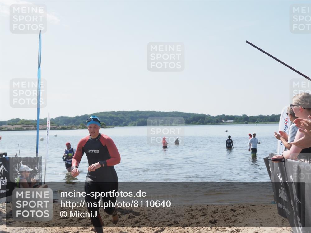 22.06.2025 - Viking Triathlon MichiJ http://msf.ph/oto/8110640 22.06.2025 10:59:39 Schwimmen 476 meine-sportfotos.de
