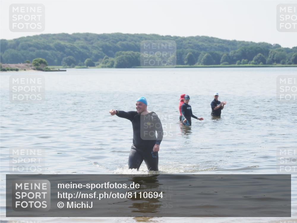 22.06.2025 - Viking Triathlon MichiJ http://msf.ph/oto/8110694 22.06.2025 11:06:17 Schwimmen 303 meine-sportfotos.de
