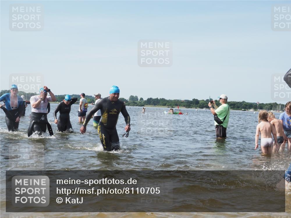 22.06.2025 - Viking Triathlon KatJ http://msf.ph/oto/8110705 22.06.2025 10:39:28 Schwimmen 83, 93, 117, 138, 150, 195, 238, 298, 324, 337, 474, 529 meine-sportfotos.de